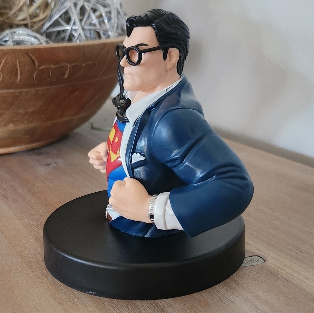 🦸‍♂️Superman Vinyl Figure – Clark Kent Transformation – CultureFly – Open Box - Picture 10 of 16